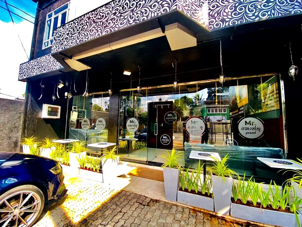 3 Storey Building For Sale In Battaramulla